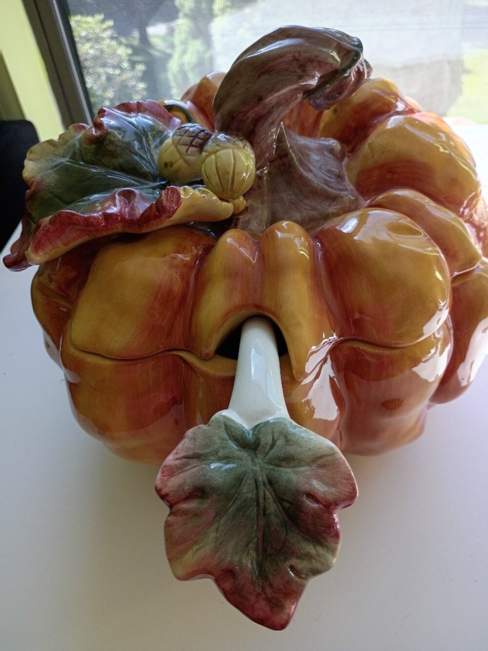 Ceramic ornate enamel large leaf acorne pumpkin casserole cook pot